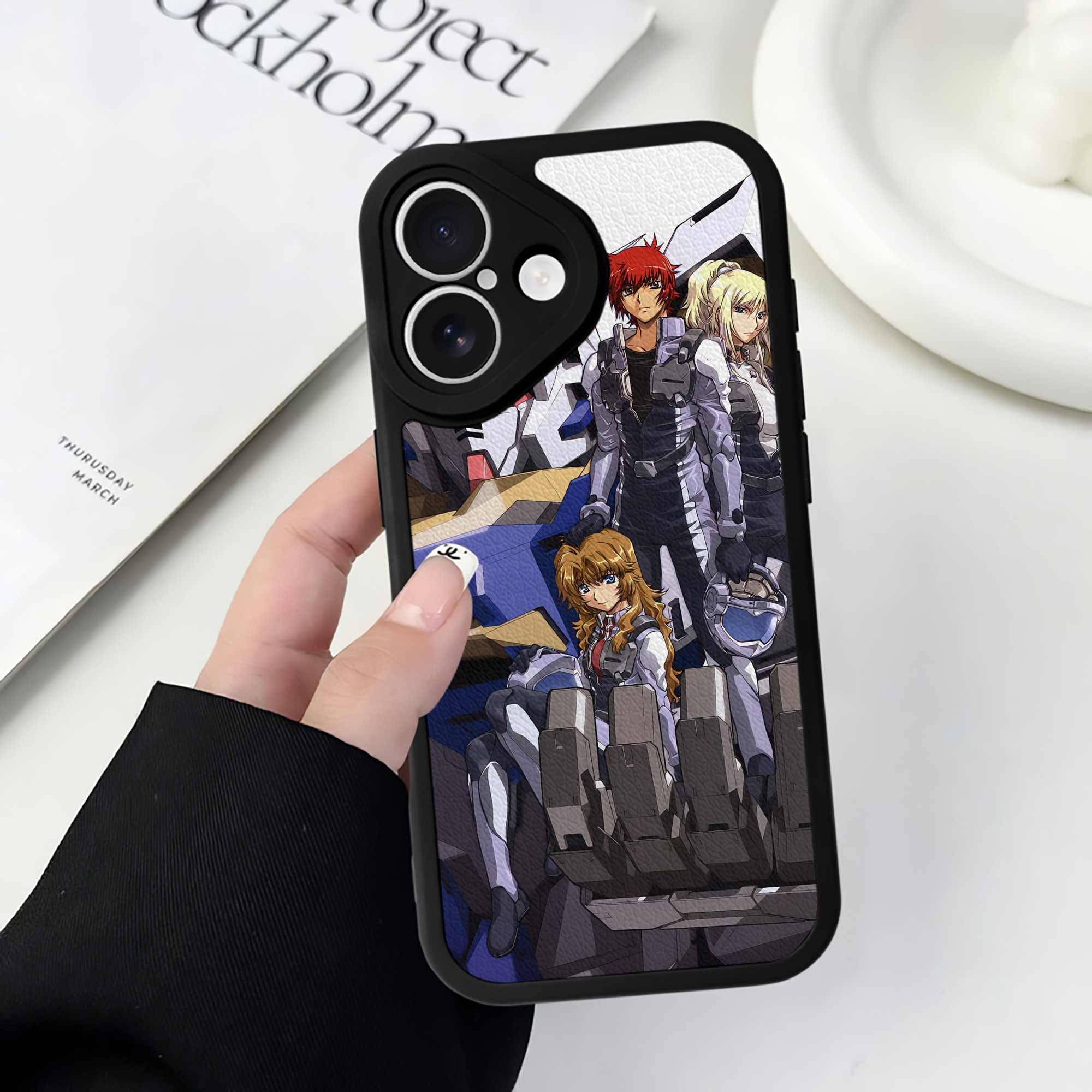 （画像用） 機動戦士ガンダム Mobile Suit Gundam 【iPhone 16シリーズ対応】シリコンスマホケース（レザー調） 材質：シリコン